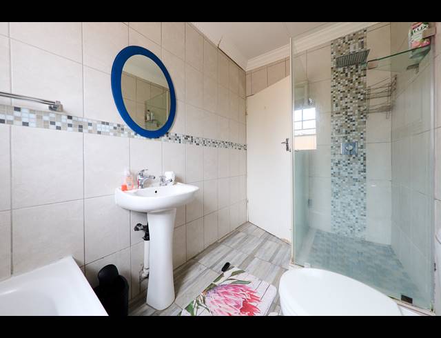 2 BEDROOM DUPLEX FOR SALE IN HALFWAY GARDENS